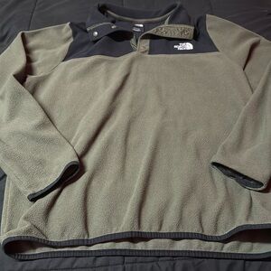 Men’s Northface fleece pullover jacket size large